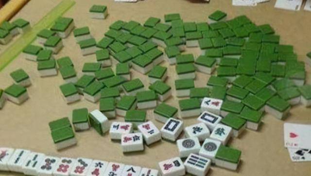 我来教大家！兴动麻将漏牌器(一直输怎么办)