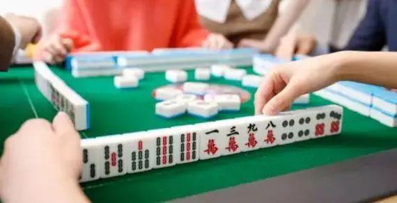 重大通报！惠安麻将高手打牌思路技巧(怎么能赢发牌规律)