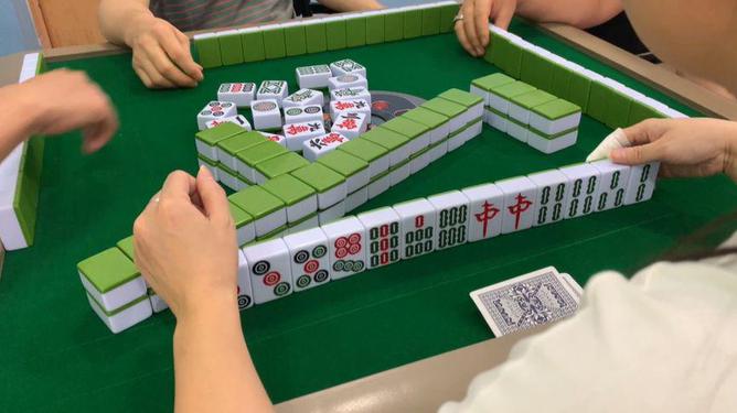 一分钟教你“红中麻将到底能不能开挂—真实可以装挂