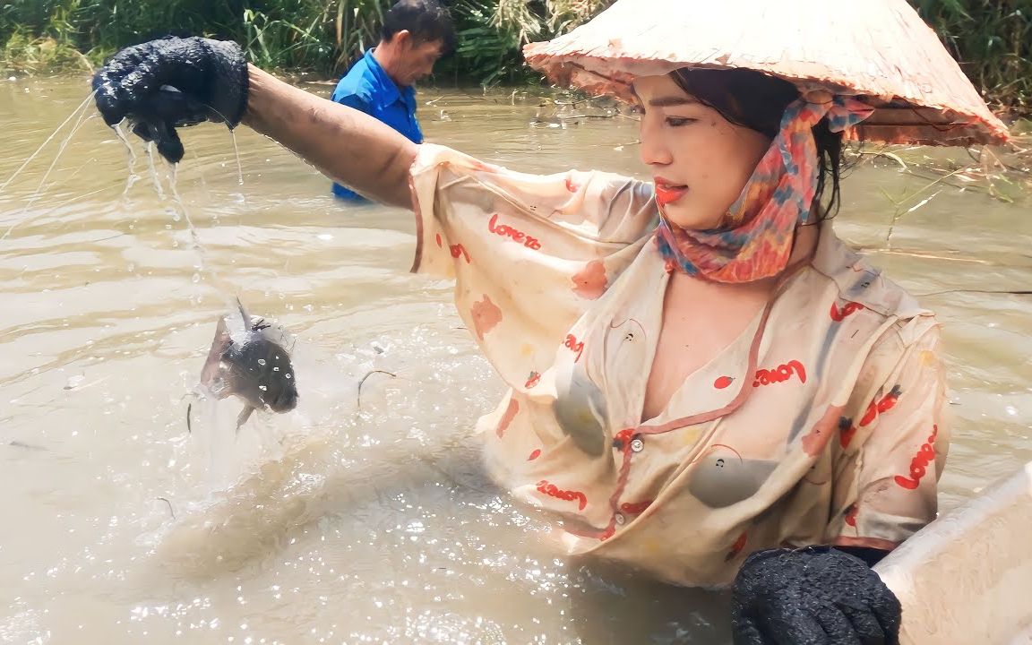 越南妹子捕鱼湿透视频大全（越南妹子捕鱼湿透视频大全）