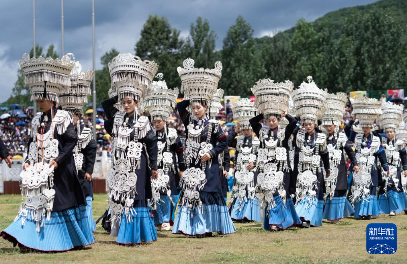 凉山彝族挂布（凉山布拖彝族服装）